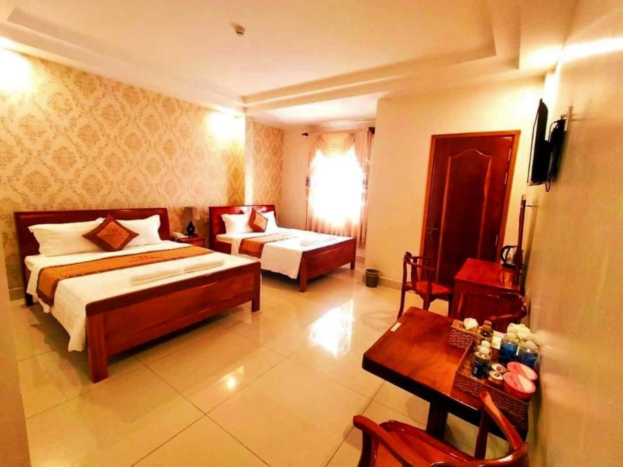 Khach San Tuong Vy Hotel Rạch Giá Buitenkant foto