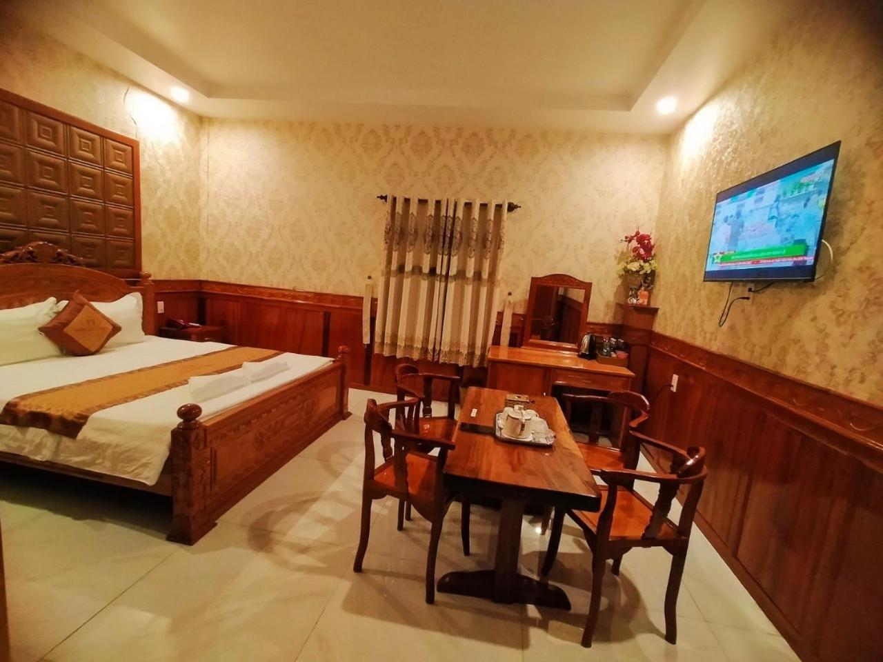 Khach San Tuong Vy Hotel Rạch Giá Buitenkant foto
