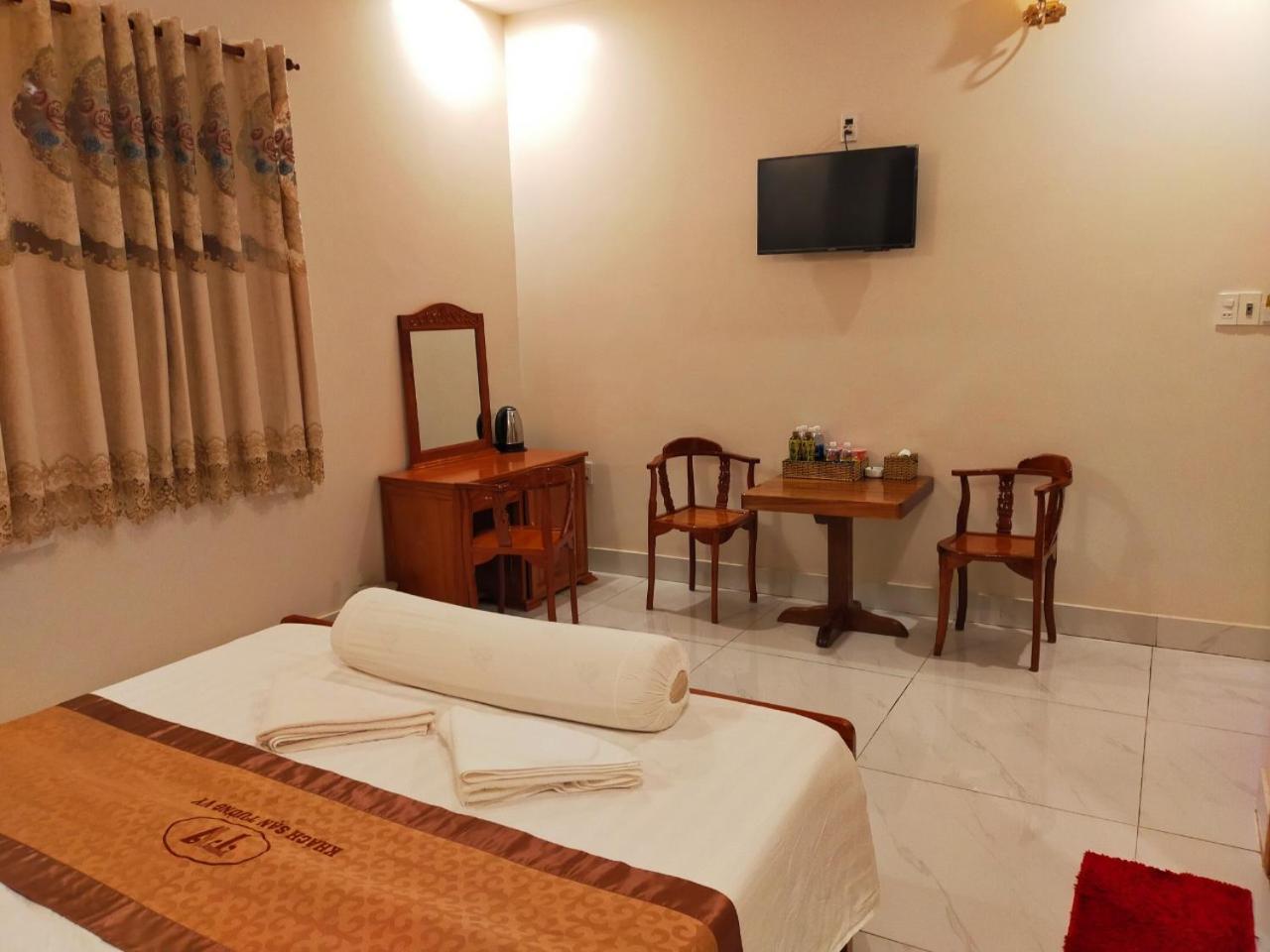 Khach San Tuong Vy Hotel Rạch Giá Buitenkant foto