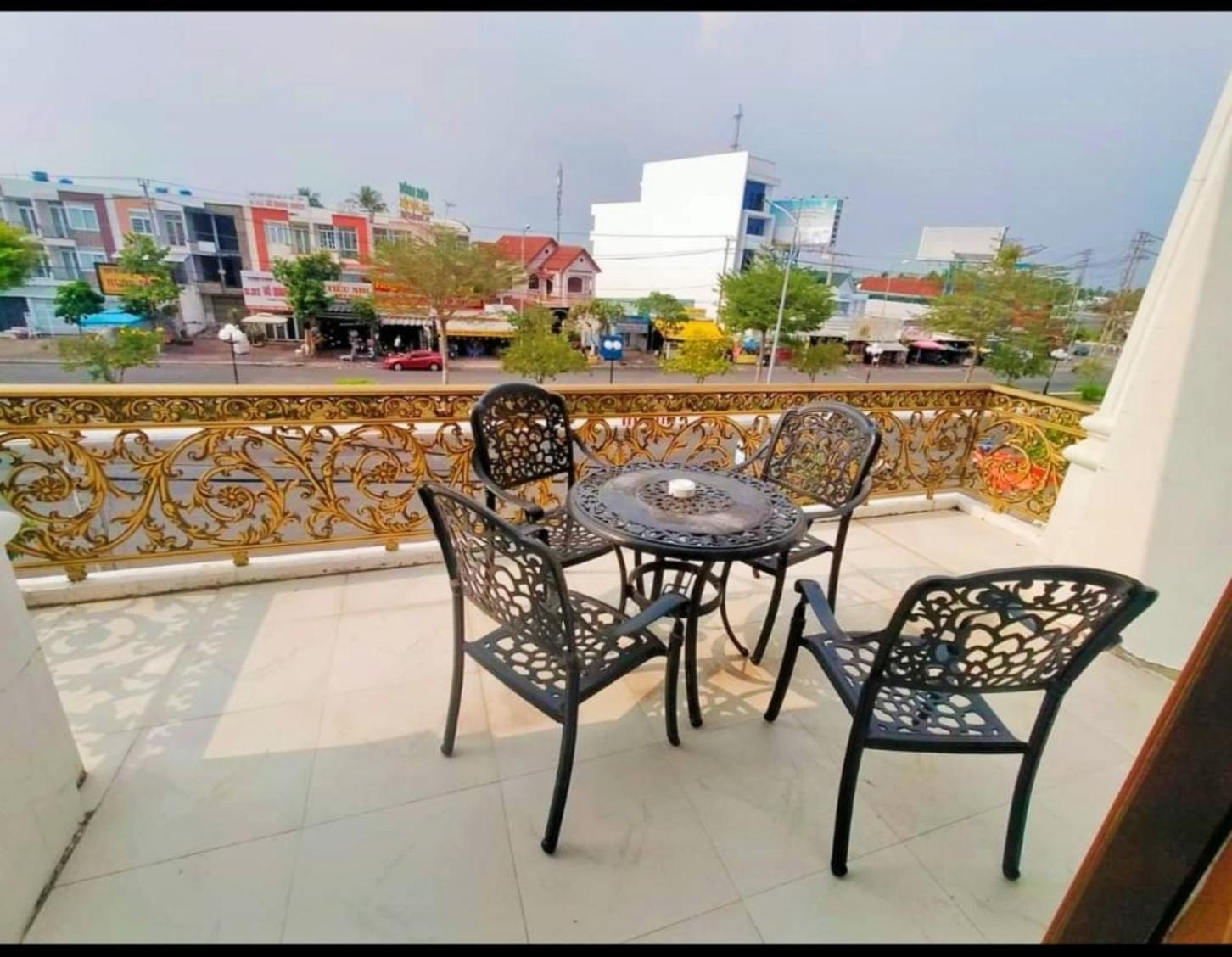 Khach San Tuong Vy Hotel Rạch Giá Buitenkant foto