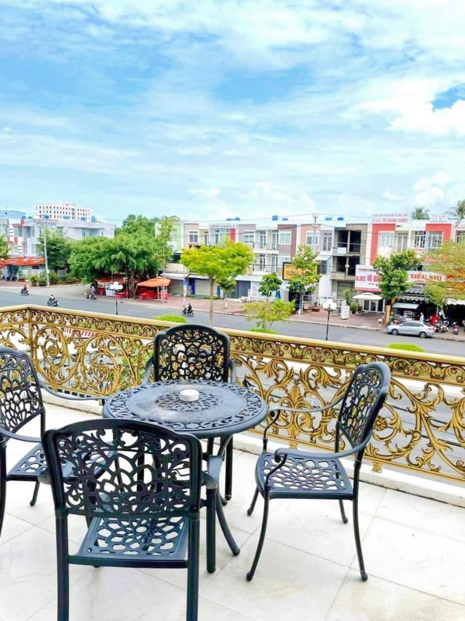 Khach San Tuong Vy Hotel Rạch Giá Buitenkant foto